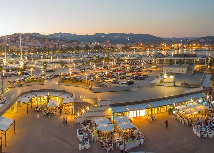 Noemi Chic And Aparthotel