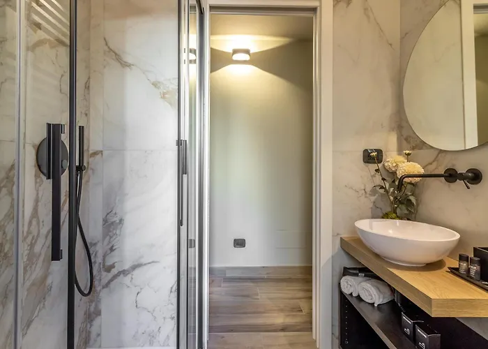 Noemi Chic And Aparthotel 4*