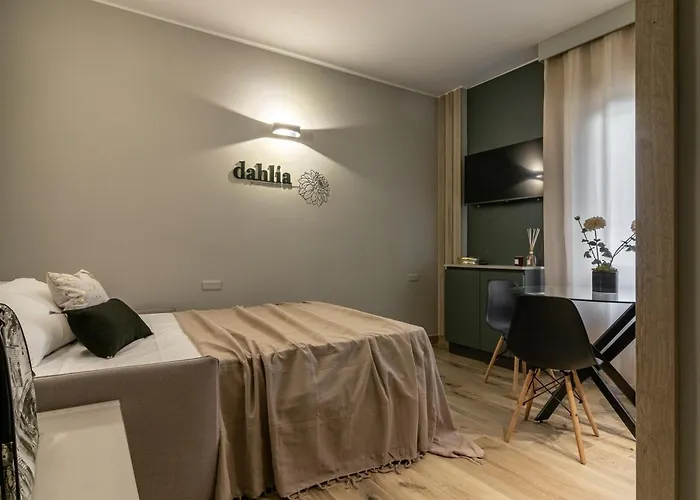 Noemi Chic And Aparthotel La Spezia