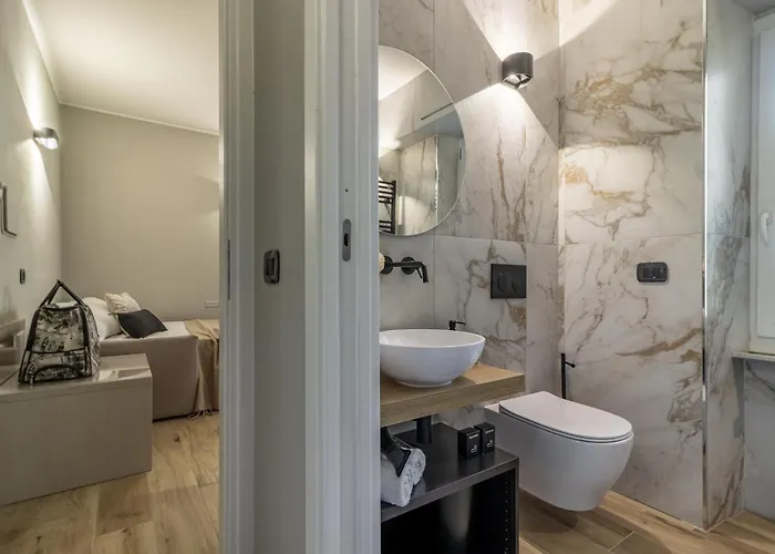 Noemi Chic And La Spezia