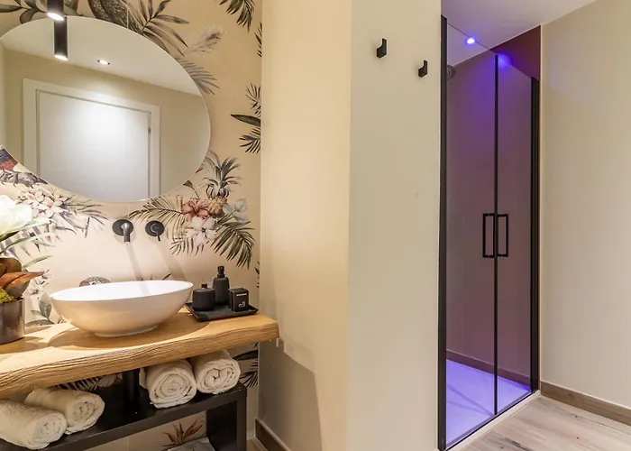 Noemi Chic And Aparthotel La Spezia