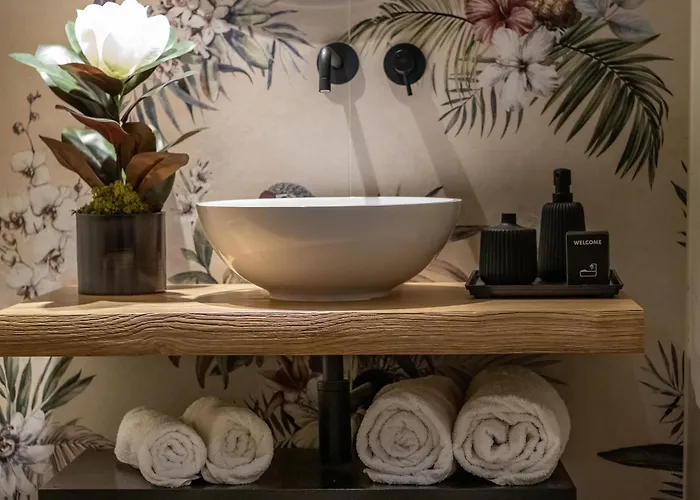 Noemi Chic And Aparthotel La Spezia