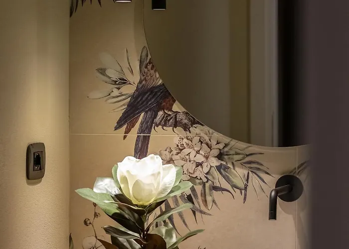 Aparthotel Noemi Chic And La Spezia