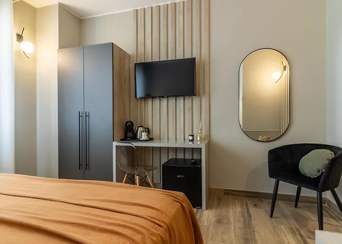 Aparthotel Noemi Chic And La Spezia