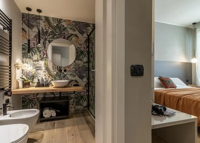 Noemi Chic And Aparthotel La Spezia