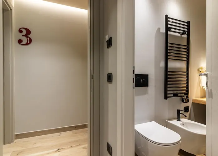 Aparthotel Noemi Chic And La Spezia